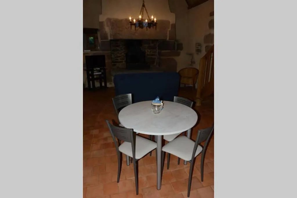 Gite 3 Personnes, Possibilite Table D'Hotes Le Soir Treduder 0*,