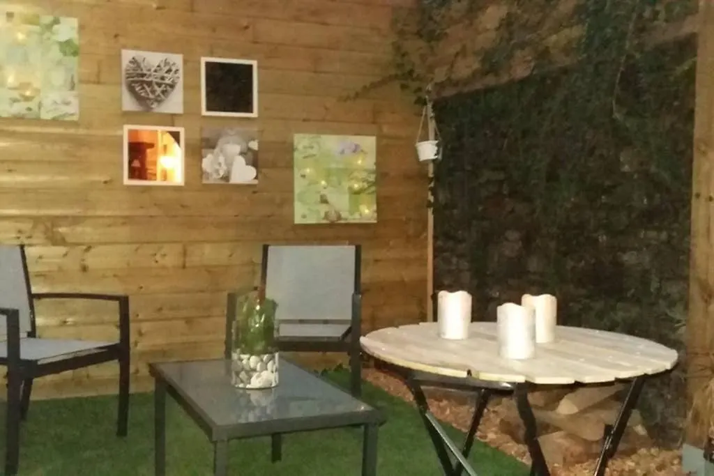 Holiday home Gite 3 Personnes, Possibilite Table D'Hotes Le Soir Treduder
