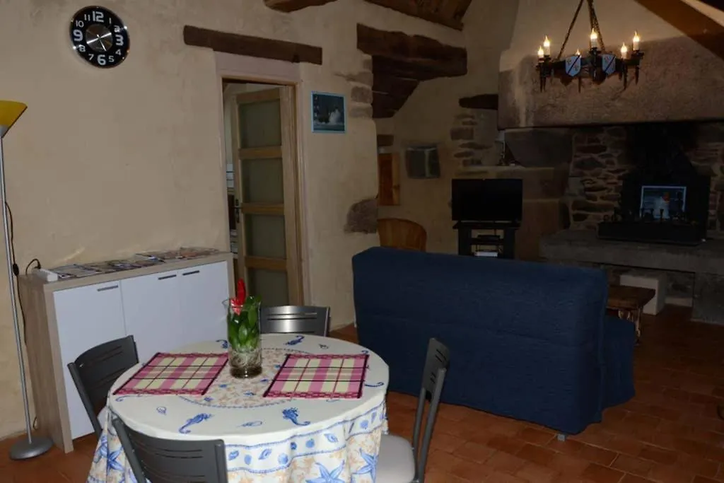 Holiday home Gite 3 Personnes, Possibilite Table D'Hotes Le Soir Treduder